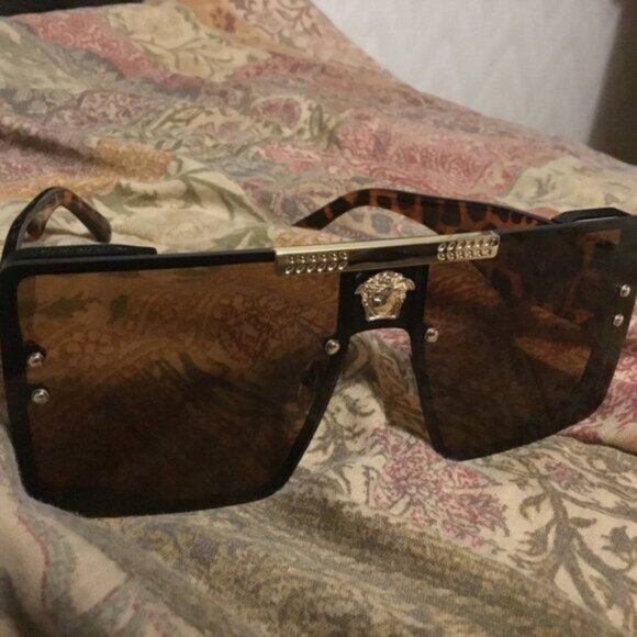 Sunglasses Fashionable Large Square Brown Leopard Black Frame - Picture 7 of 7
